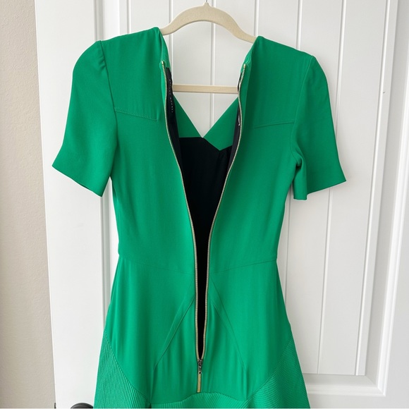 Roland Mouret Redworth Kelly Green Flouce Dress - Picture 10 of 16
